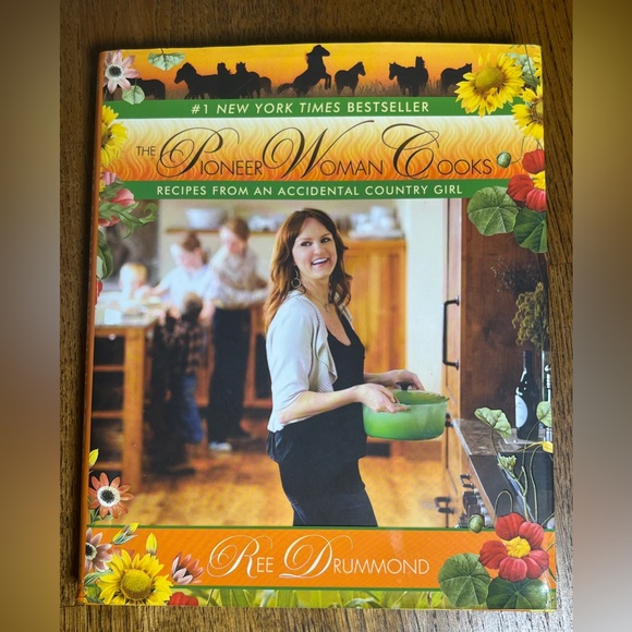 The Pioneer Woman Cooks: Recipes from an Accidental Country Girl Ree Drummond - Picture 1 of 5